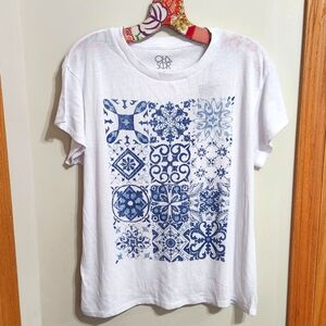 Chaser Brand NWT graphic tee blue white tile print design size S/M